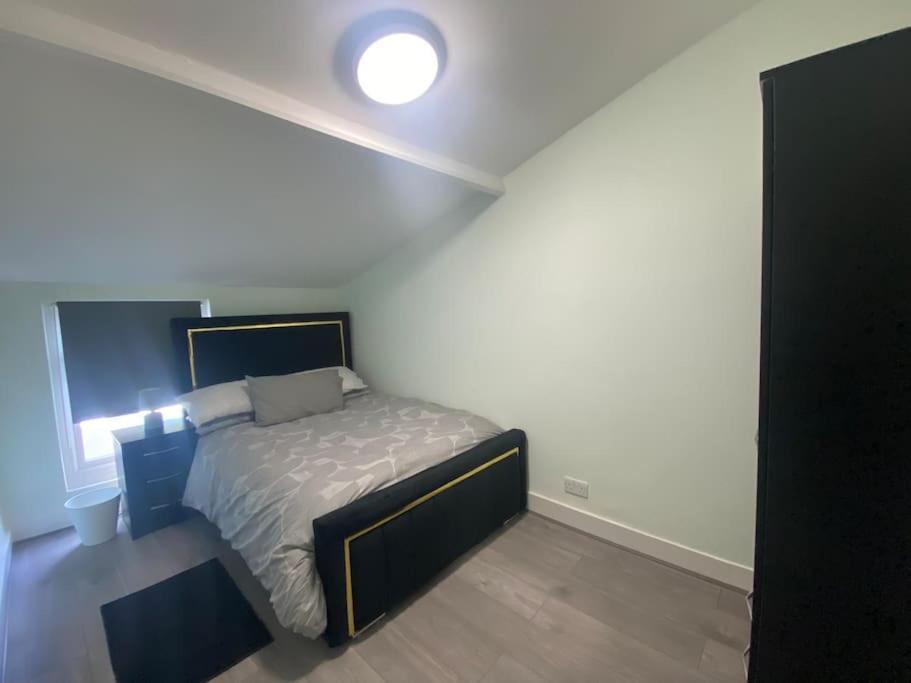 Casa de Férias Mba Cosy 4 Bedroom House Watford (Hertfordshire)